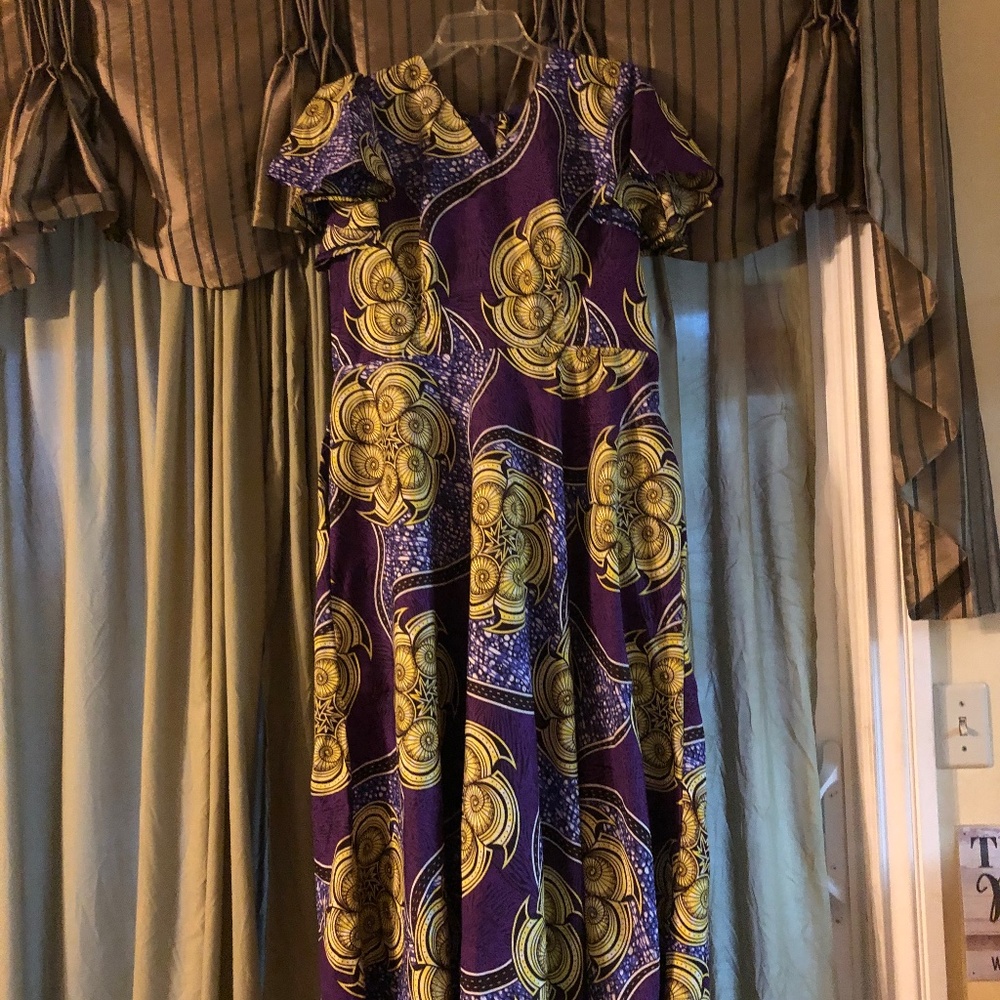 Short Bell-Sleeved African Midi Dress